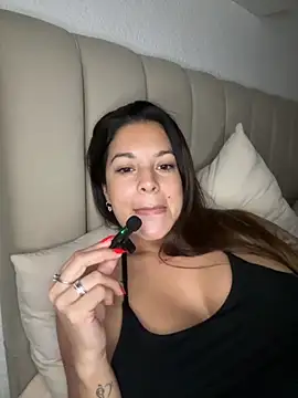 Flor_aura30's cam snapshot