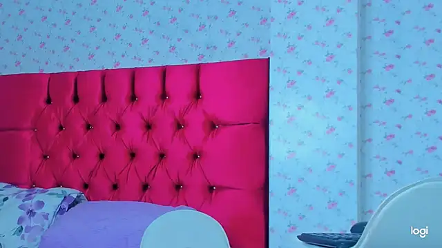 StassieBell live sex cam