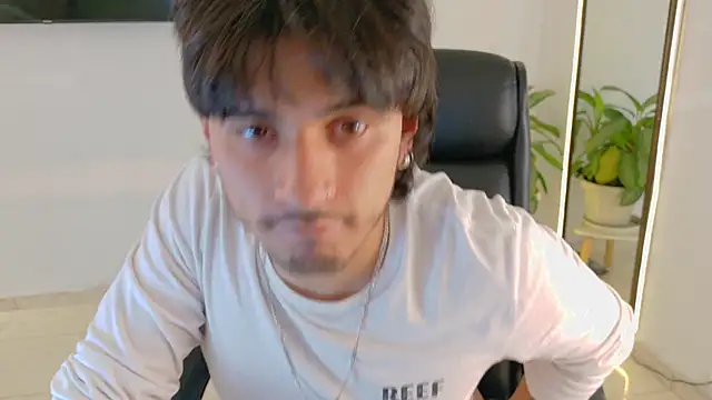 Elian_savoy live sex cam