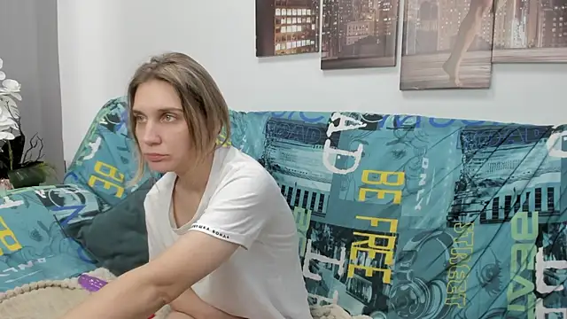 Tenderly_Sophie's cam snapshot