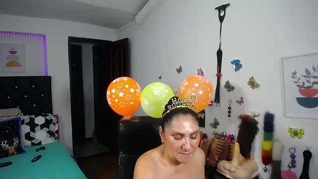 mature_bigboobs10's cam snapshot