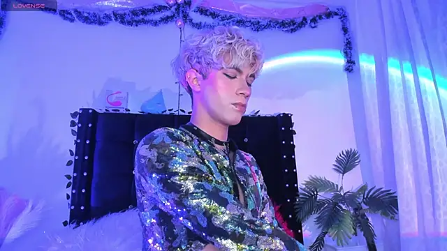 Cooperrosscute233 live sex cam