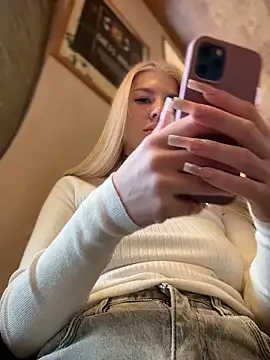 NewLale's cam snapshot