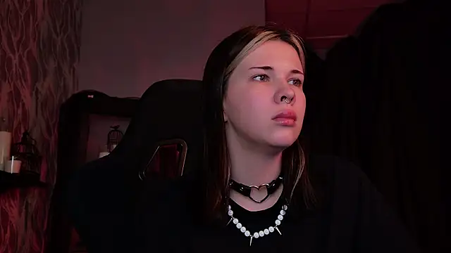 AliceSunday's cam snapshot