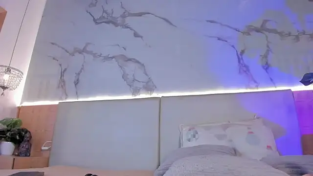 ValSmith_'s cam snapshot