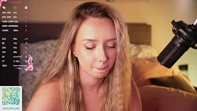 HollisBeckett live sex cam