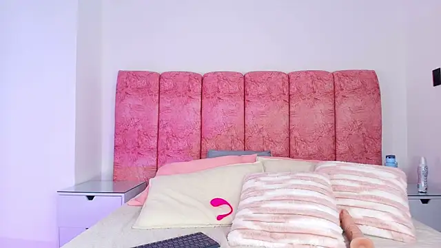 emmacurvy's cam snapshot