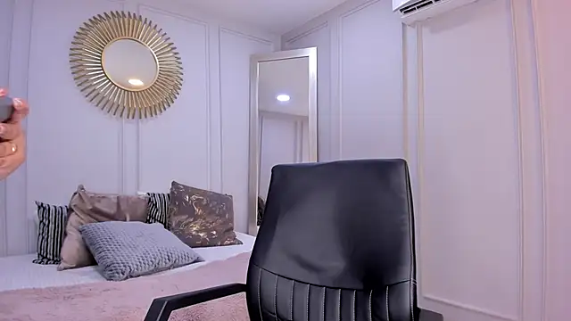 CharlotteBrownn_'s cam snapshot