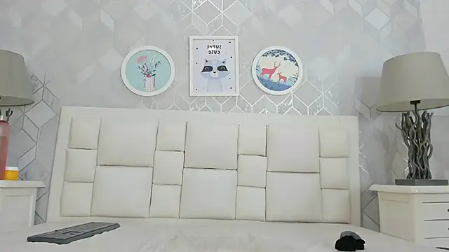 naia_cox's cam snapshot