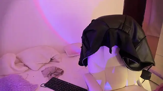 Lilith_salvatoree's web cam