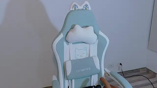 Emerald_Sparkles_'s web cam