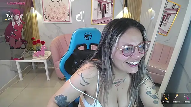 Jade_Jones_a's cam snapshot