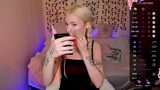 AnyaTaylor_'s cam snapshot