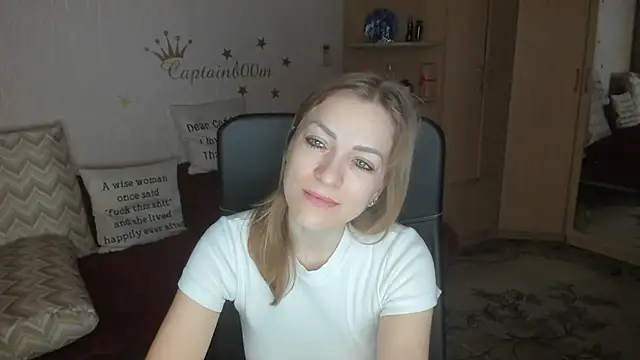 Tiffany_Bates's cam snapshot