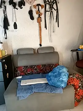 angierot2025's cam snapshot