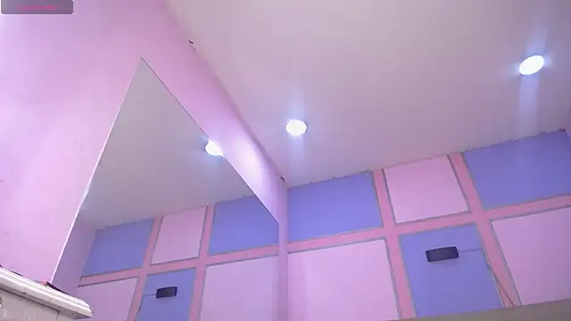 caroliine_fox__'s cam snapshot