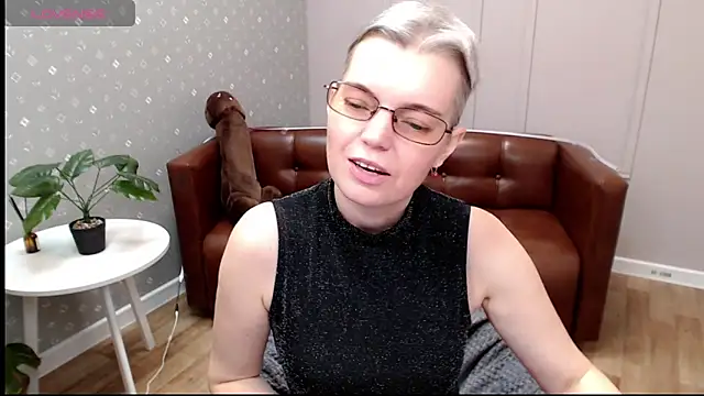 Cutie_Erikaa1's cam snapshot