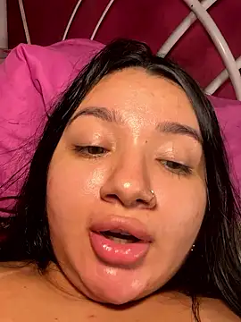 QueenYumi live sex cam