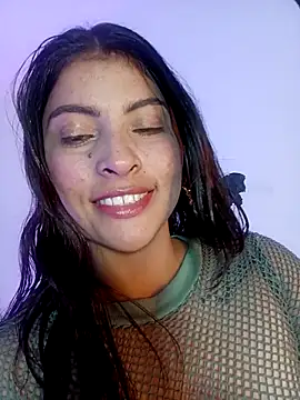 Fox_Roxxan live sex cam