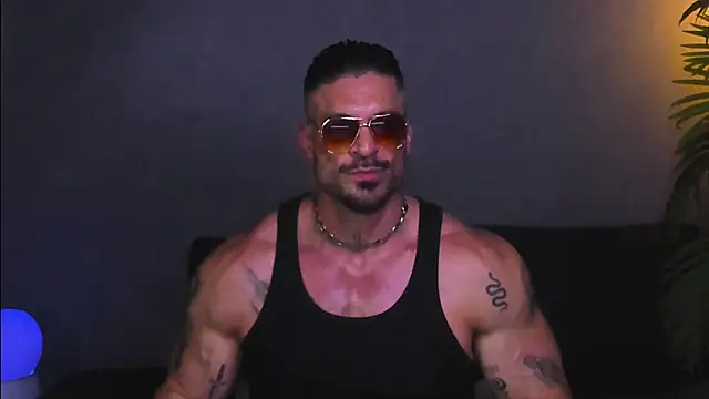 dennis_cox1's cam snapshot