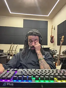 FavelaDaddyCum's cam snapshot