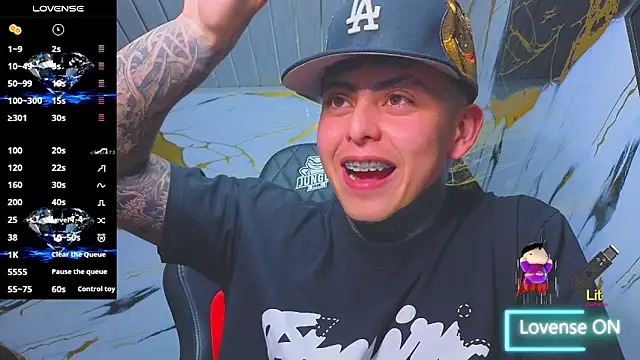 Kevin22_222 live sex cam