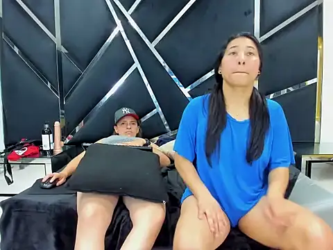 Alyssa_Noah's cam snapshot