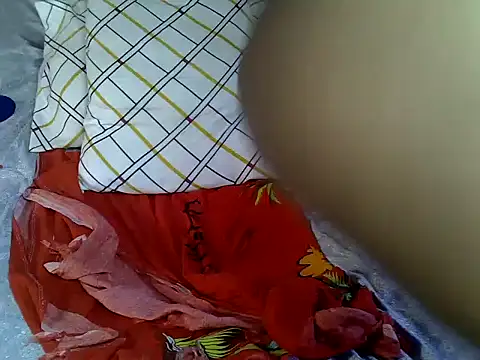 Queen_petite_'s cam snapshot