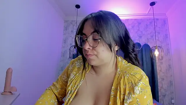 nalalye_cruzz_'s cam snapshot