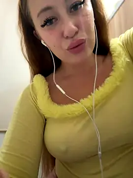 AndreaMood live sex cam