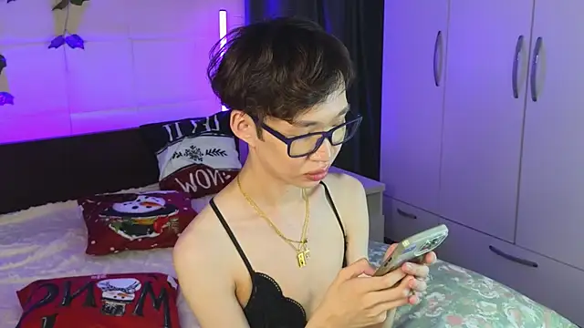 islendtakumi live sex cam