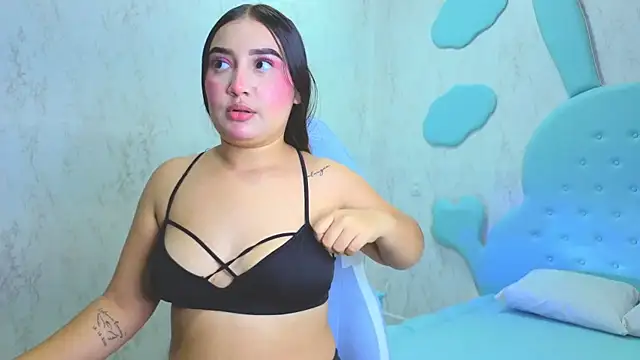 Mia_Cuttee's cam snapshot