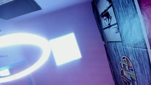 Megan_Luxe's cam snapshot