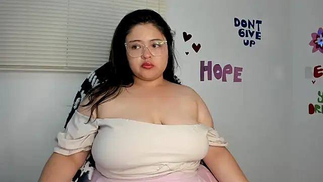 lizzie_c's cam snapshot