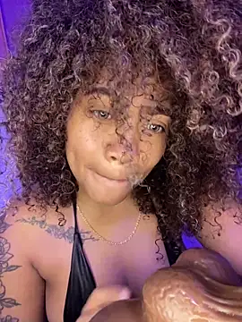 riri_brunnete live sex cam