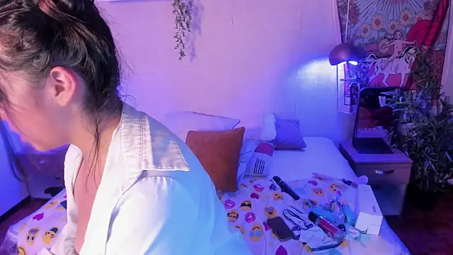 Laraa_Rouss_'s cam snapshot