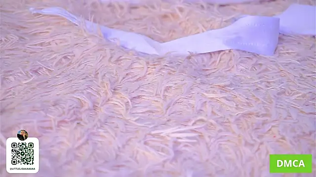 ElizzaBed's cam snapshot