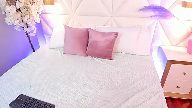 Adara__carter_'s cam snapshot