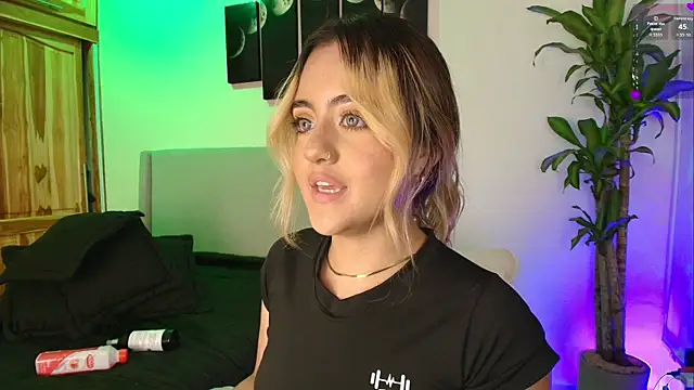 MaryMoon_'s cam snapshot