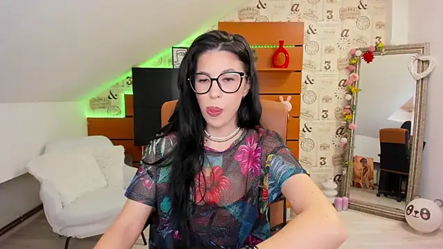 EmillyTaylor's cam snapshot