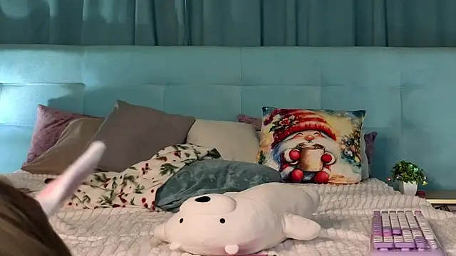 Aurora_Bennet's cam snapshot