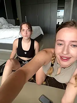 Nura_n_Sarah's cam snapshot