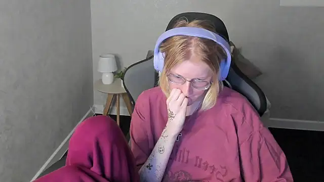 ElizabethHarpper's cam snapshot