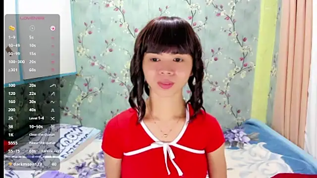 UrHotSexyShine live sex cam