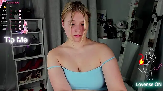 Rebecca_Kelly's cam snapshot