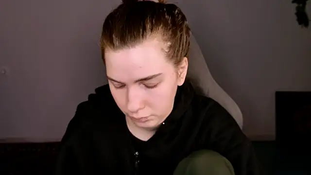 AliceCUNTach's cam snapshot