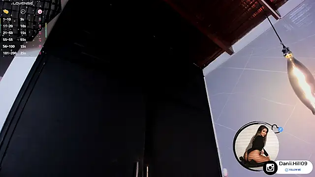 danii_hill_'s cam snapshot