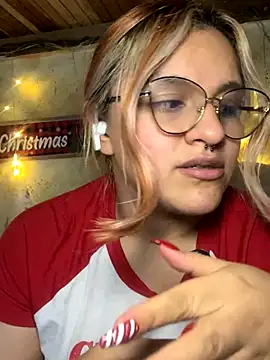 Sophia_Weest99's cam snapshot