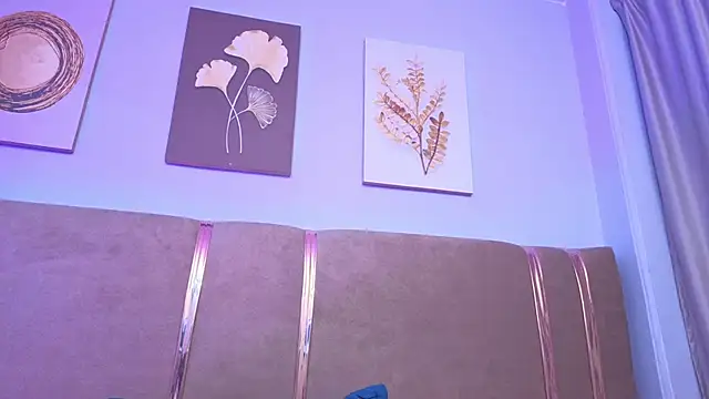 sarah_cruzz_'s cam snapshot