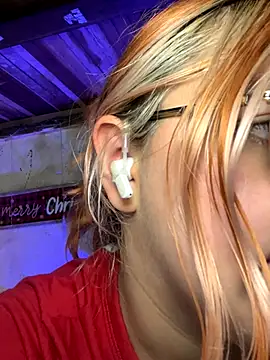 Sophia_Weest99's cam snapshot